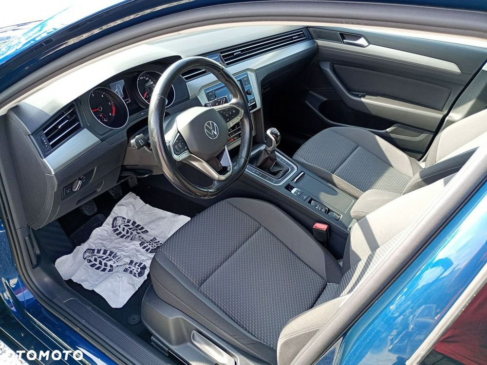 Volkswagen Passat Variant 2.0 TDI EVO Essence - 19