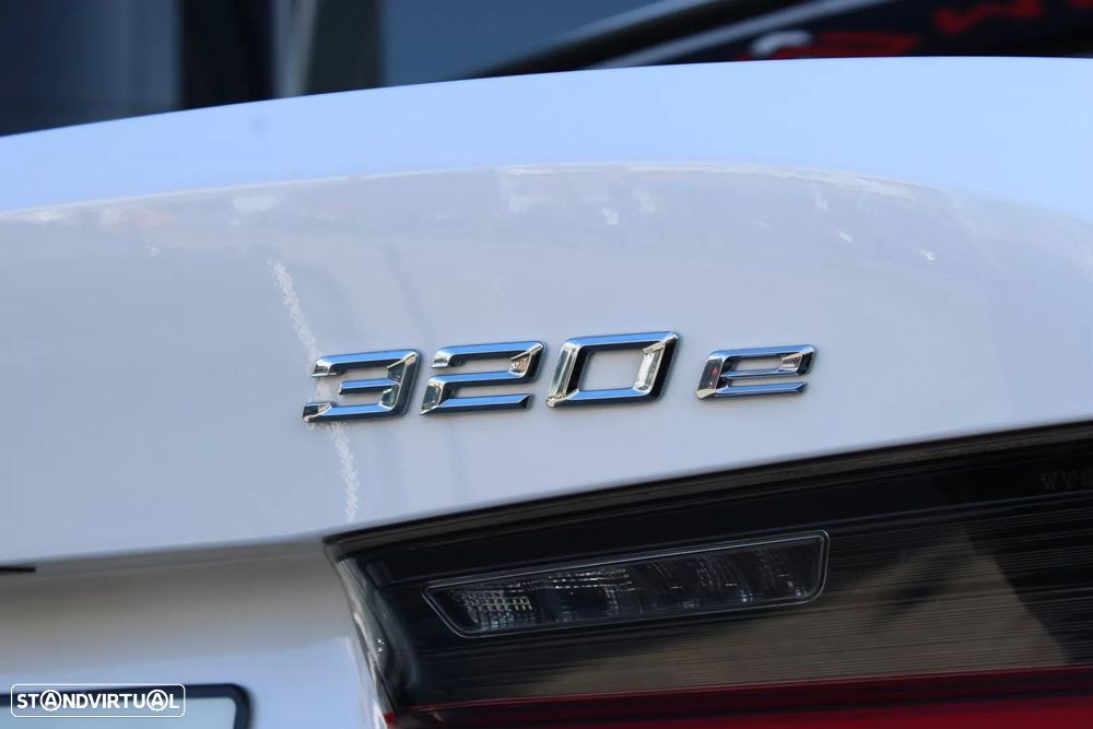 BMW 320 e Aut. Sport Line - 17