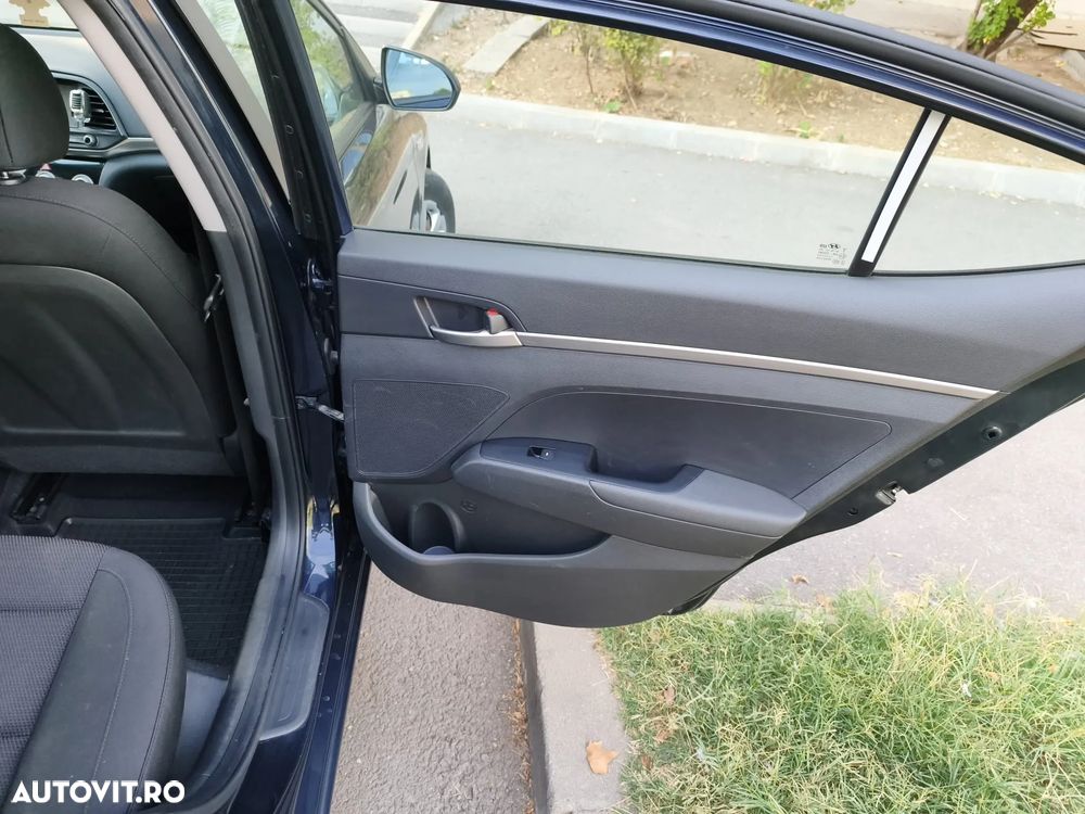 Hyundai Elantra 1.6 MPi Comfort - 22
