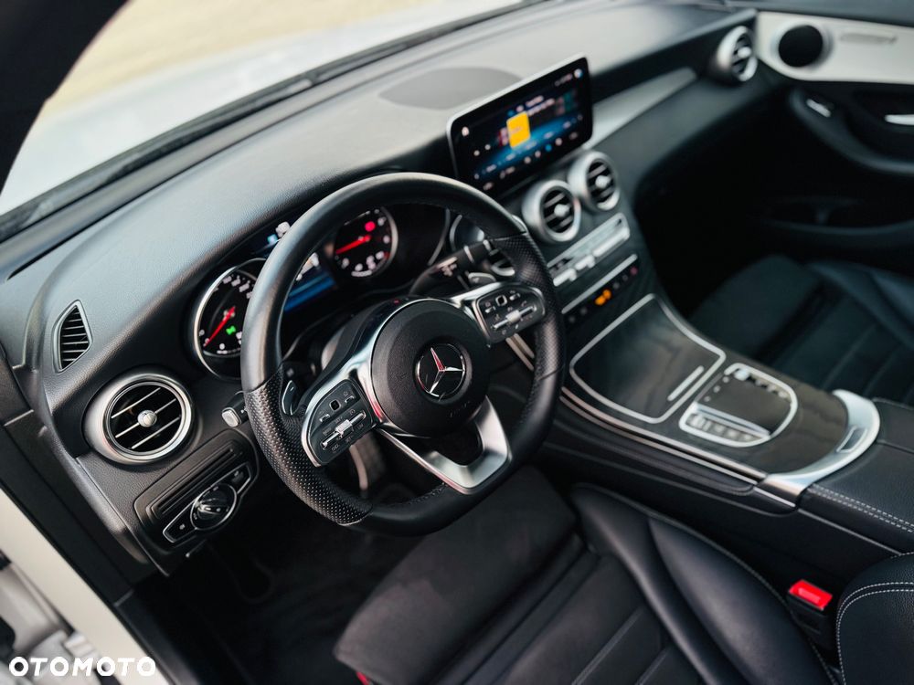Mercedes-Benz GLC 220 d 4Matic 9G-TRONIC AMG Line Plus - 26