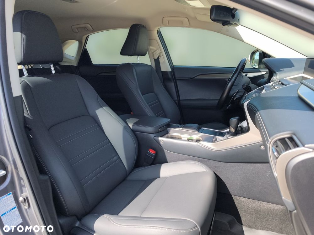 Lexus NX 300h F Impression AWD - 9