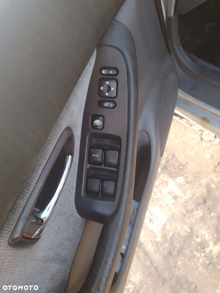 SUBARU LEGACY III 99-03 - KRATKA NAWIEWU PRAWA LEWA ŚRODKOWA - 23