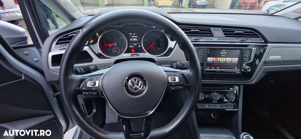 Volkswagen Touran 2.0 TDI SCR UNITED - 17