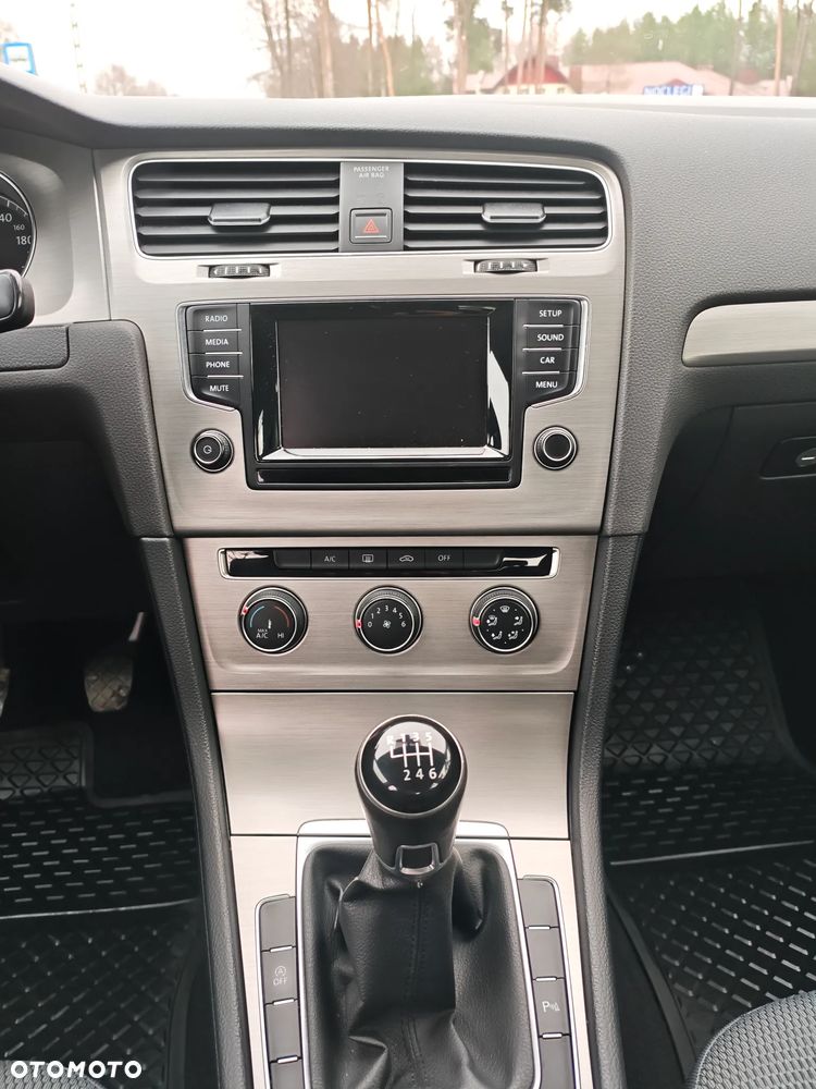 Volkswagen Golf 1.4 TSI BMT Comfortline - 17
