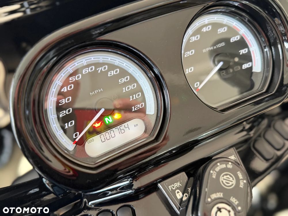 Harley-Davidson Touring Road Glide - 25