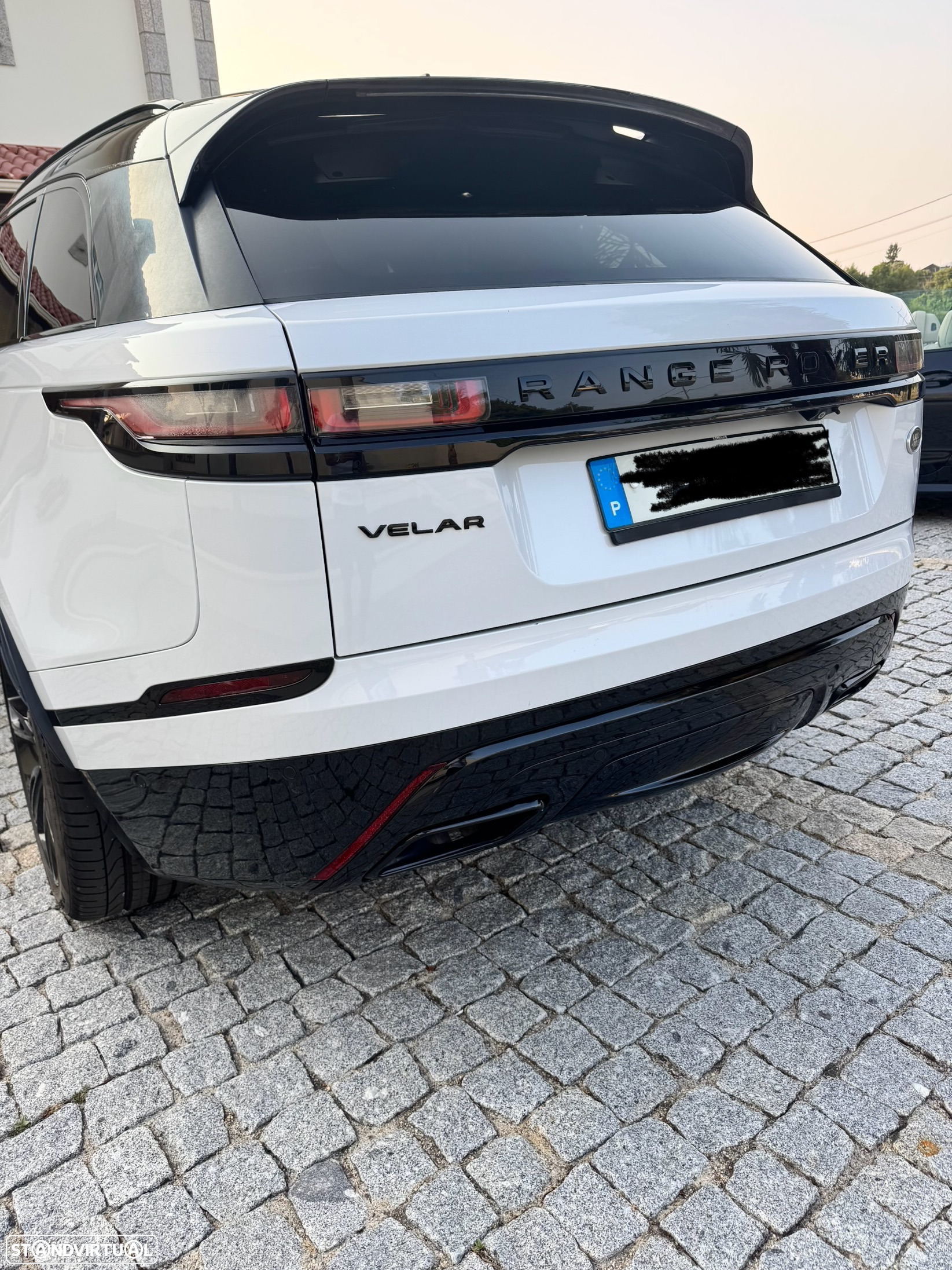 Land Rover Range Rover Velar 2.0 D R-Dynamic - 2