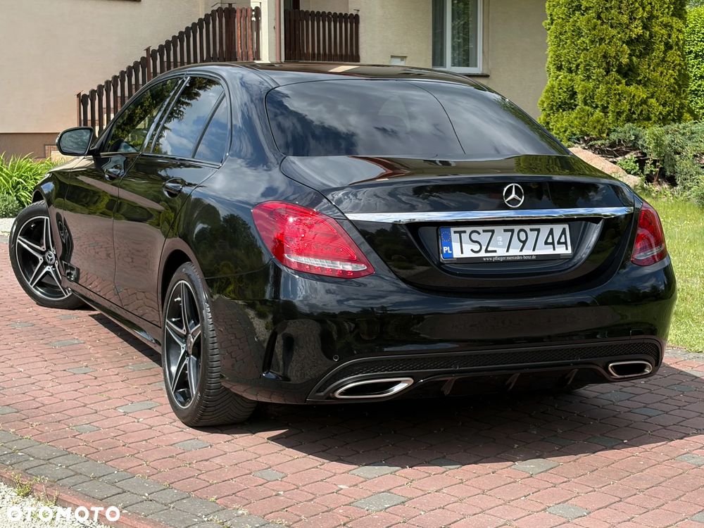 Mercedes-Benz Klasa C 180 9G-TRONIC AMG Line - 13