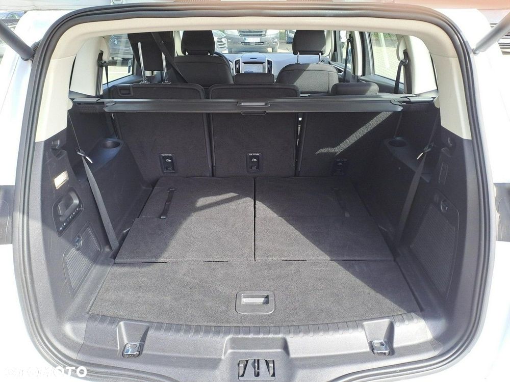 Ford S-Max - 13