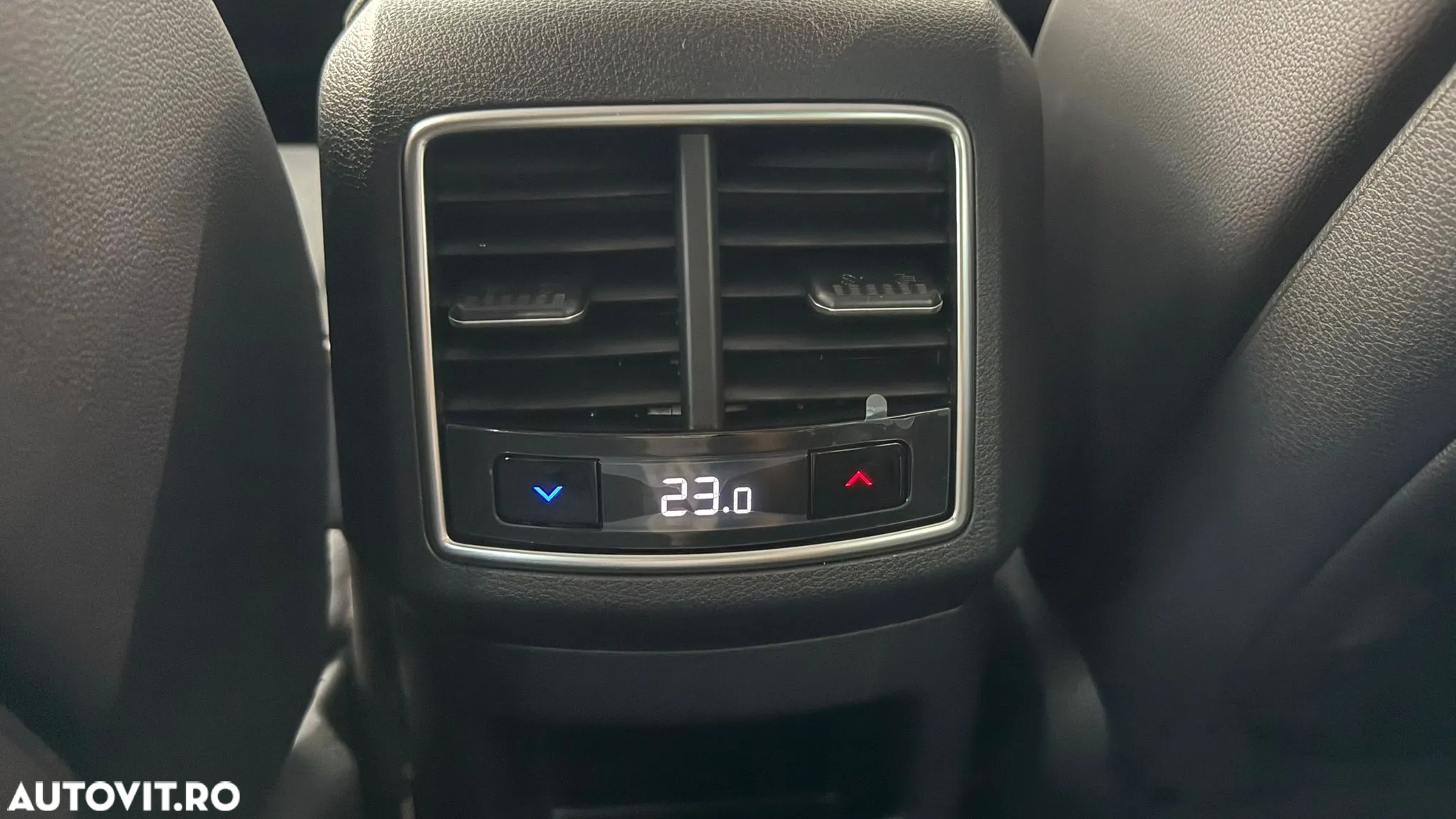 Kia Sportage 1.6 T-GDI HEV 6AT 4x4 Business Line - 23