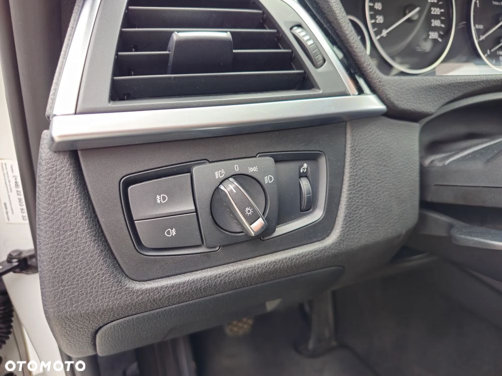BMW Seria 3 318d Advantage - 23