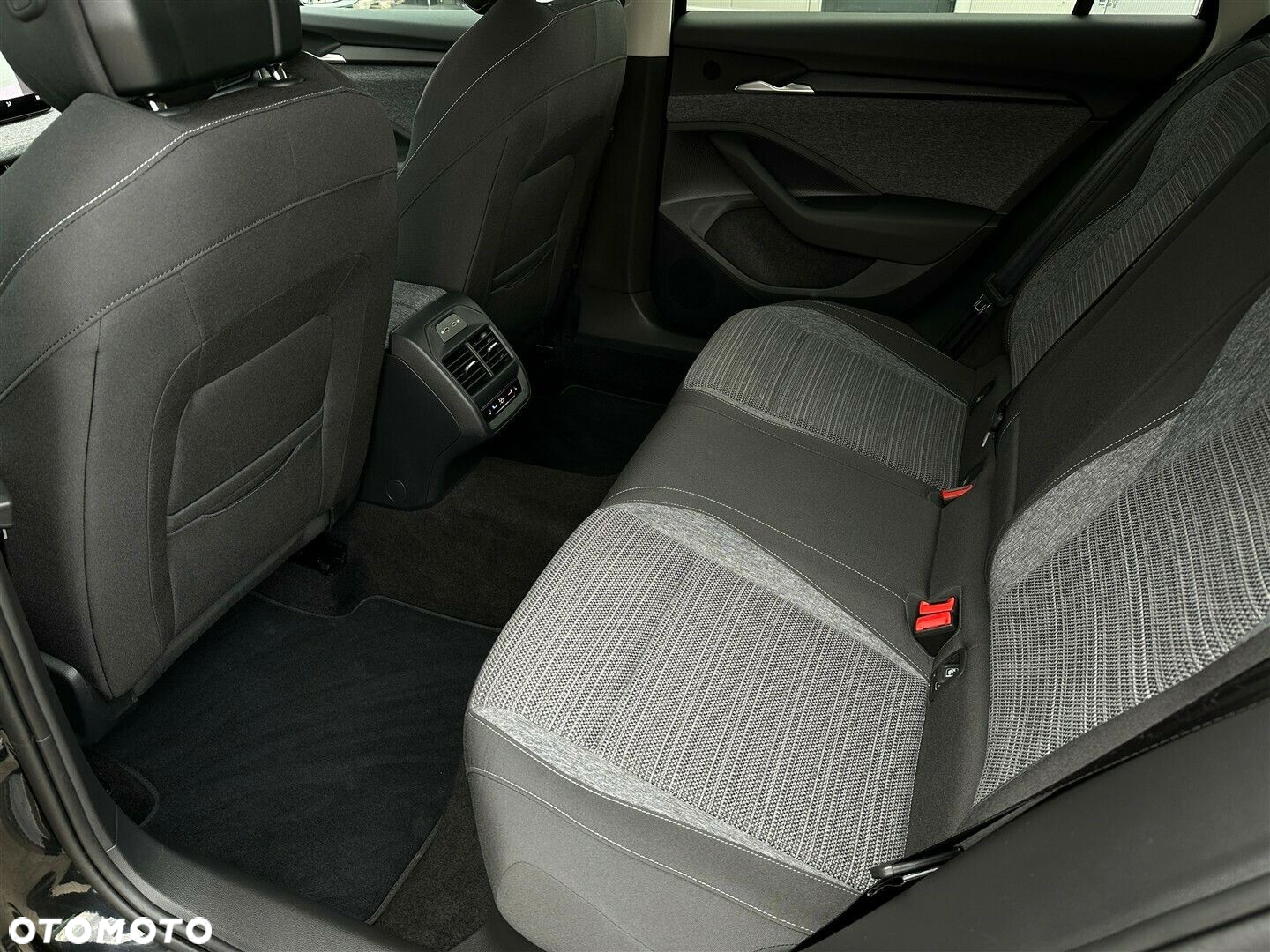 Skoda Superb 2.0 TDI SCR Selection DSG - 12