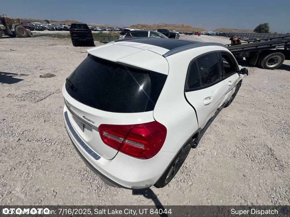 Mercedes-Benz GLA 250 4-Matic - 13