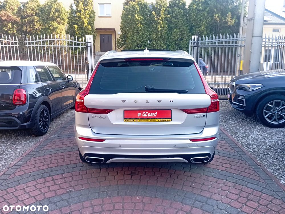 Volvo XC 60 D5 AWD R-Design - 5