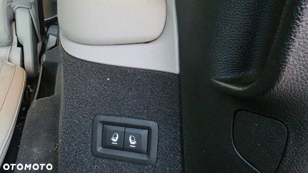 Jeep Grand Cherokee - 26