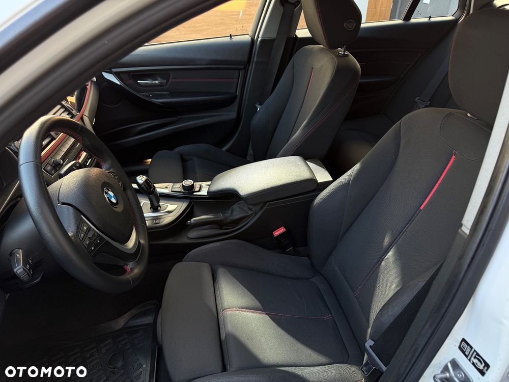 BMW Seria 3 320d Sport Line - 11