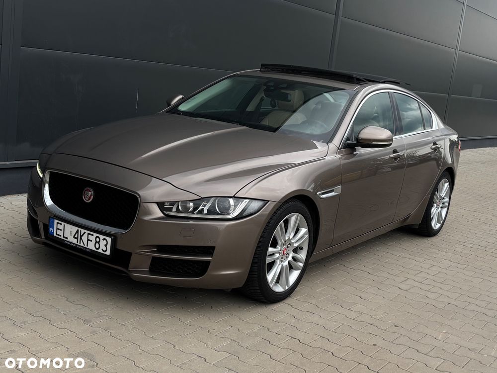 Jaguar XE 2.0 D Prestige - 13