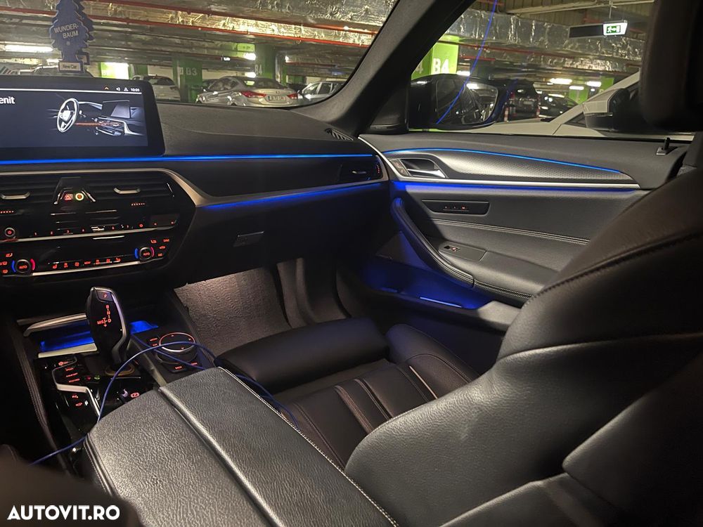 BMW Seria 5 530i AT MHEV - 30