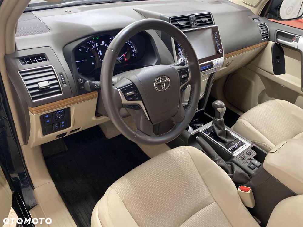 Toyota Land Cruiser LC 2.8 D-4D Prestige - 10