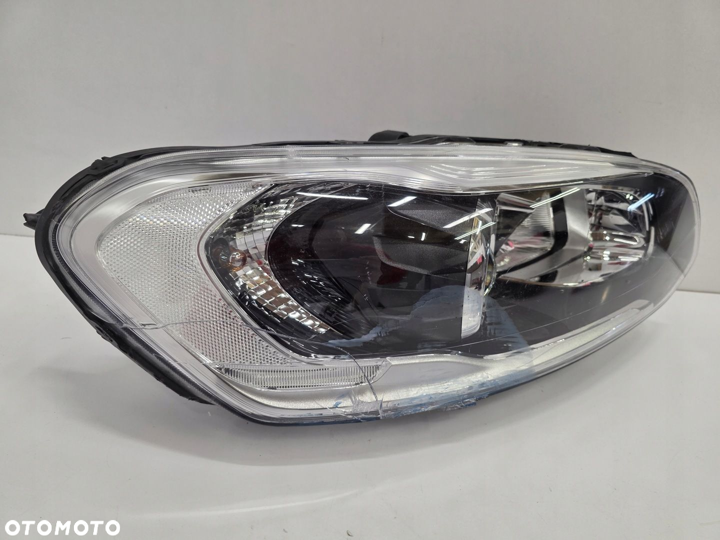 LAMPA PRZÓD PRZEDNIA PRAWA VOLVO XC60 LIFT XENON 13 - 16 31698809 EUROPA - 2