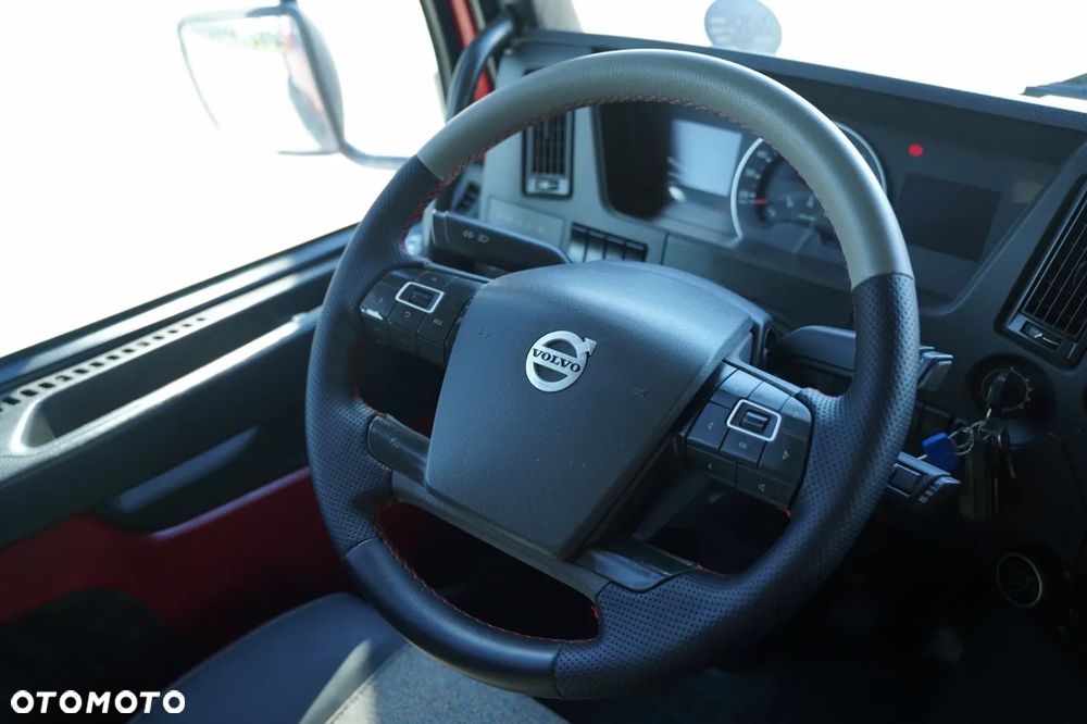 Volvo FMX 460 / 8x4 / WYWROTKA TYLNOZSYPOWA / HYDROKLAPA / I-SHIFT / PLANDEKA ELEKTRYCZNA / EURO 6 / - 25