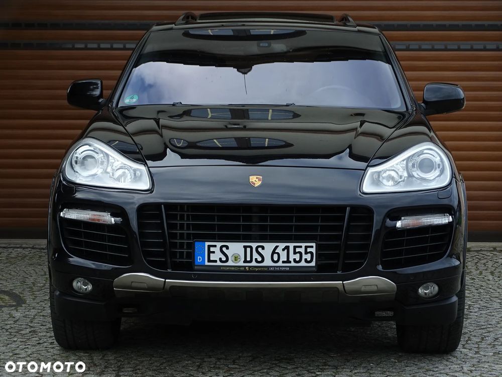 Porsche Cayenne Turbo S - 7
