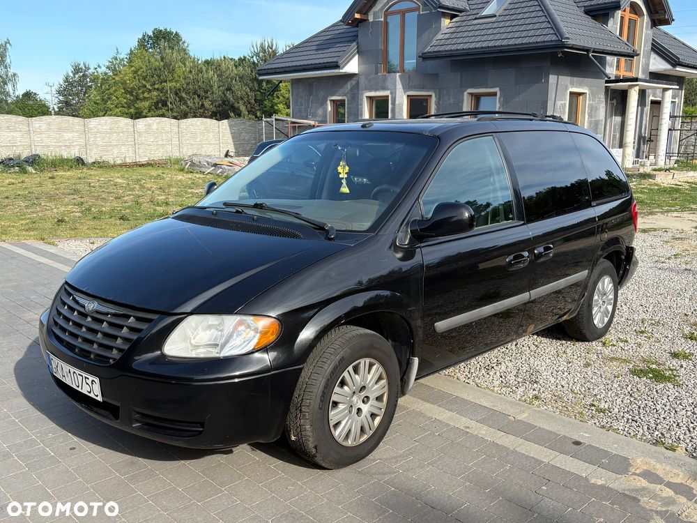 Chrysler Town & Country - 1