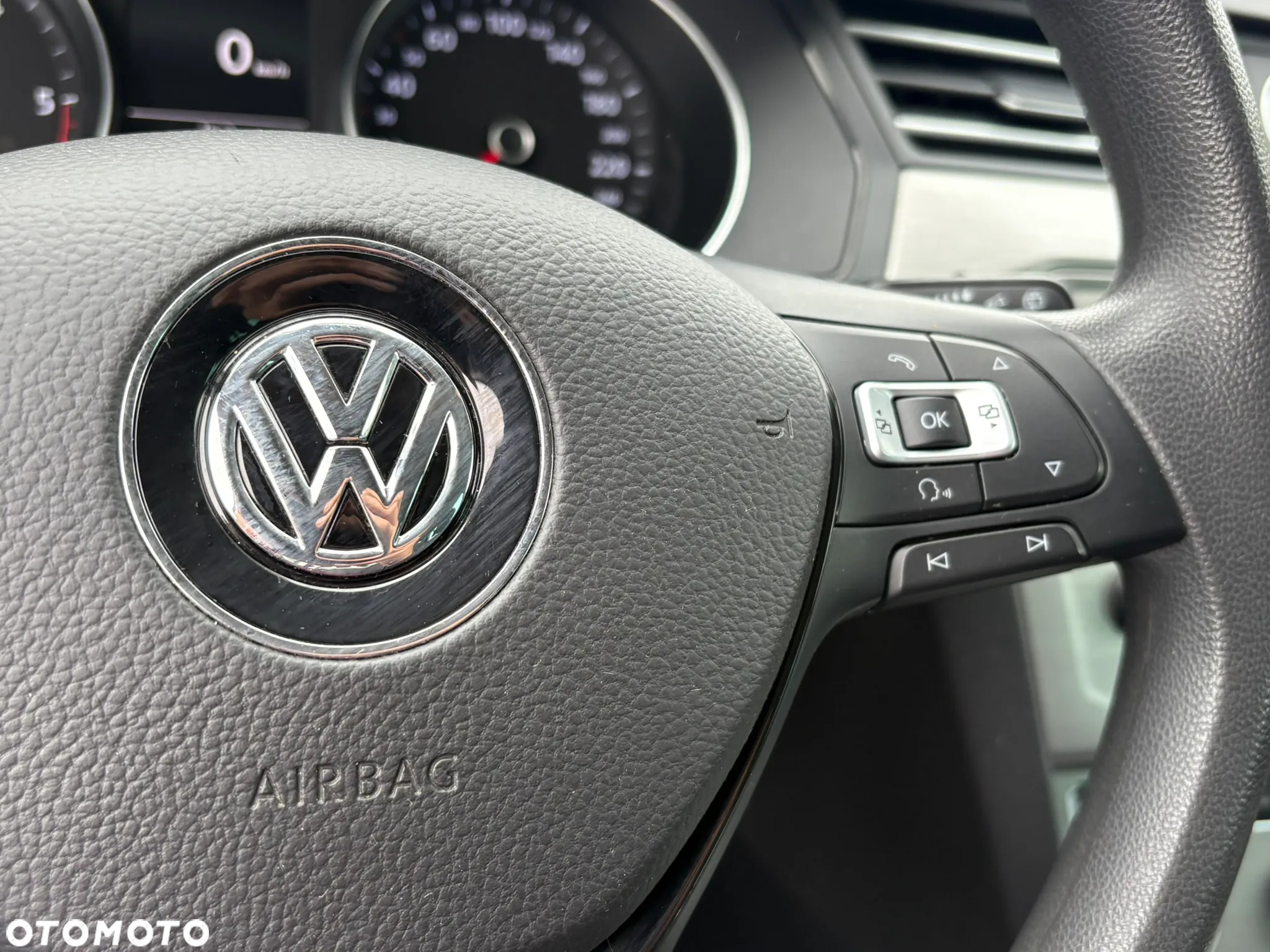 Volkswagen Passat 1.6 TDI BMT Comfortline - 25