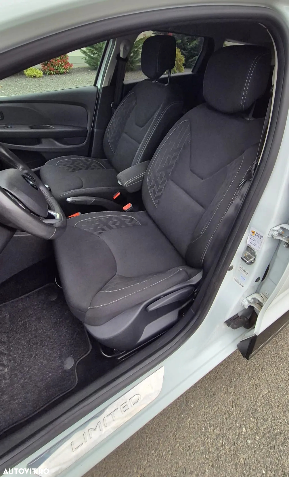 Renault Clio (Energy) TCe 90 Start & Stop LIMITED - 11