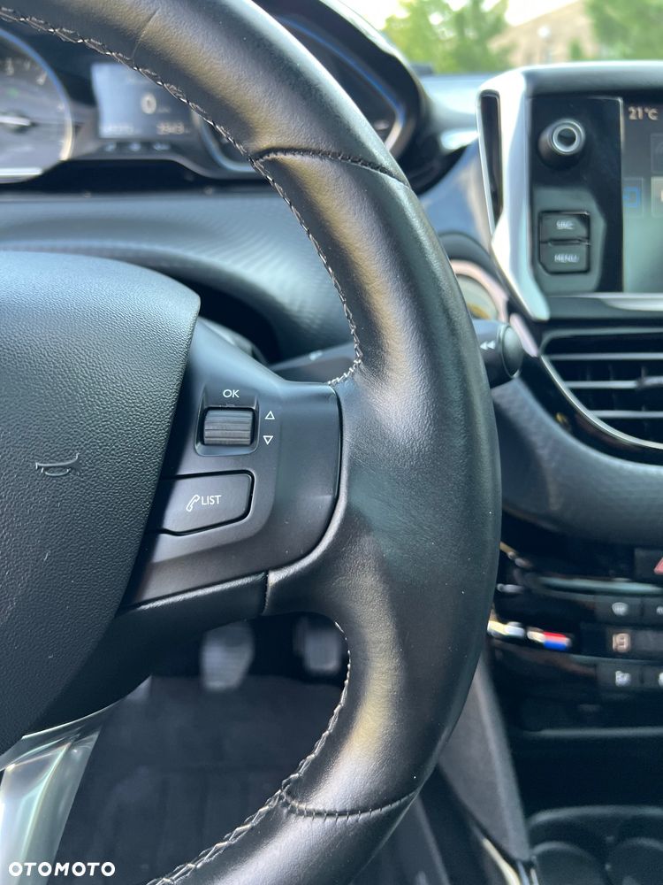 Peugeot 2008 BlueHDi 100 STOP & START Allure - 12
