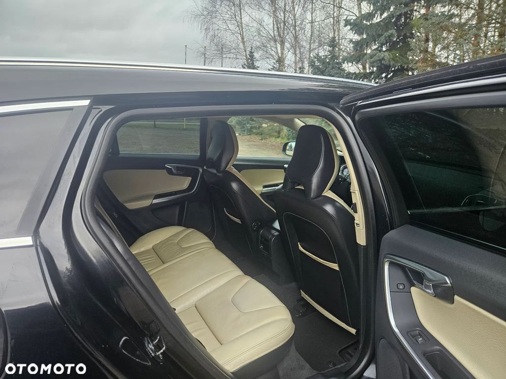 Volvo V60 DRIVe Summum - 36