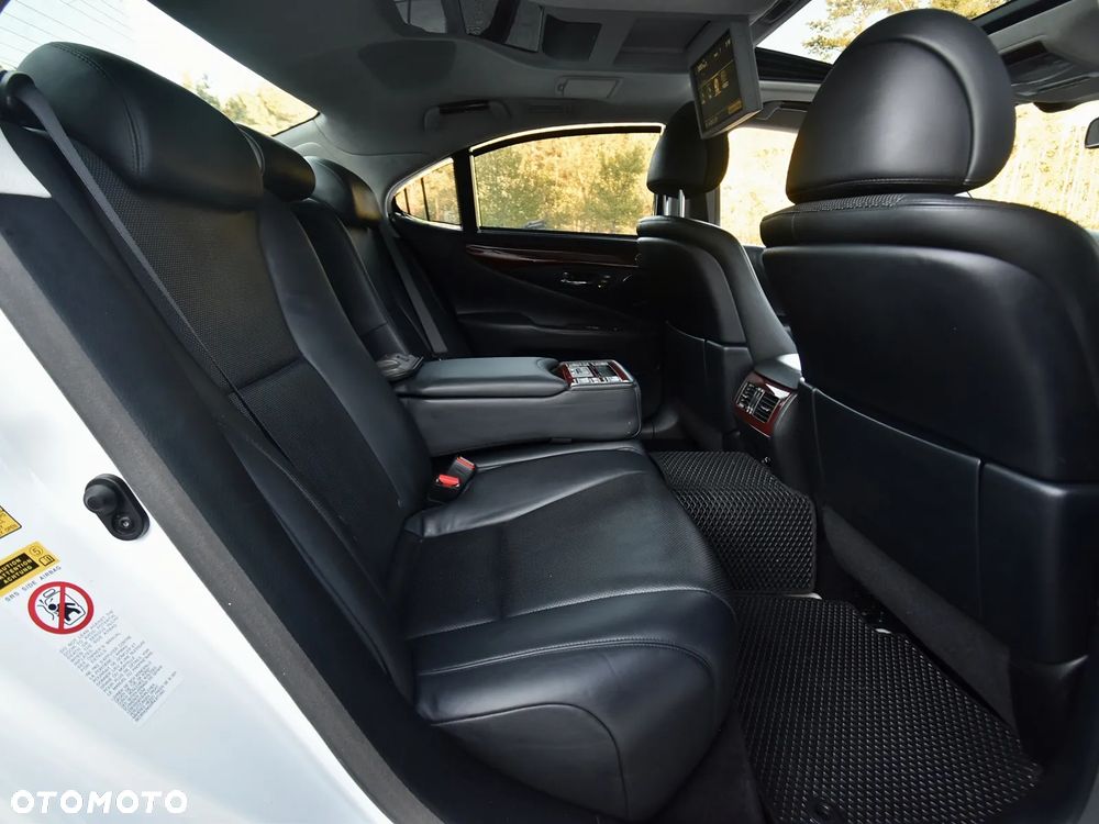 Lexus LS 600h Superior - 21
