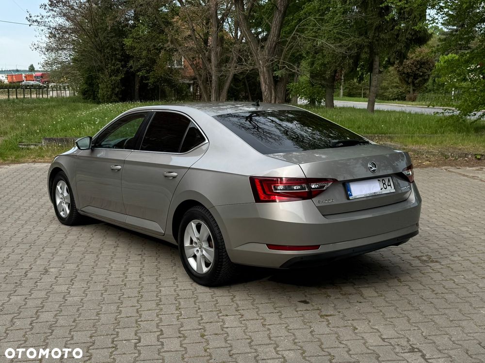 Skoda Superb 2.0 TDI Active DSG - 3