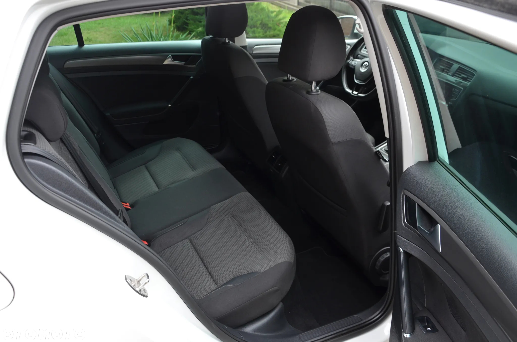 Volkswagen Golf 1.6 TDI BlueMotion Technology Comfortline - 6