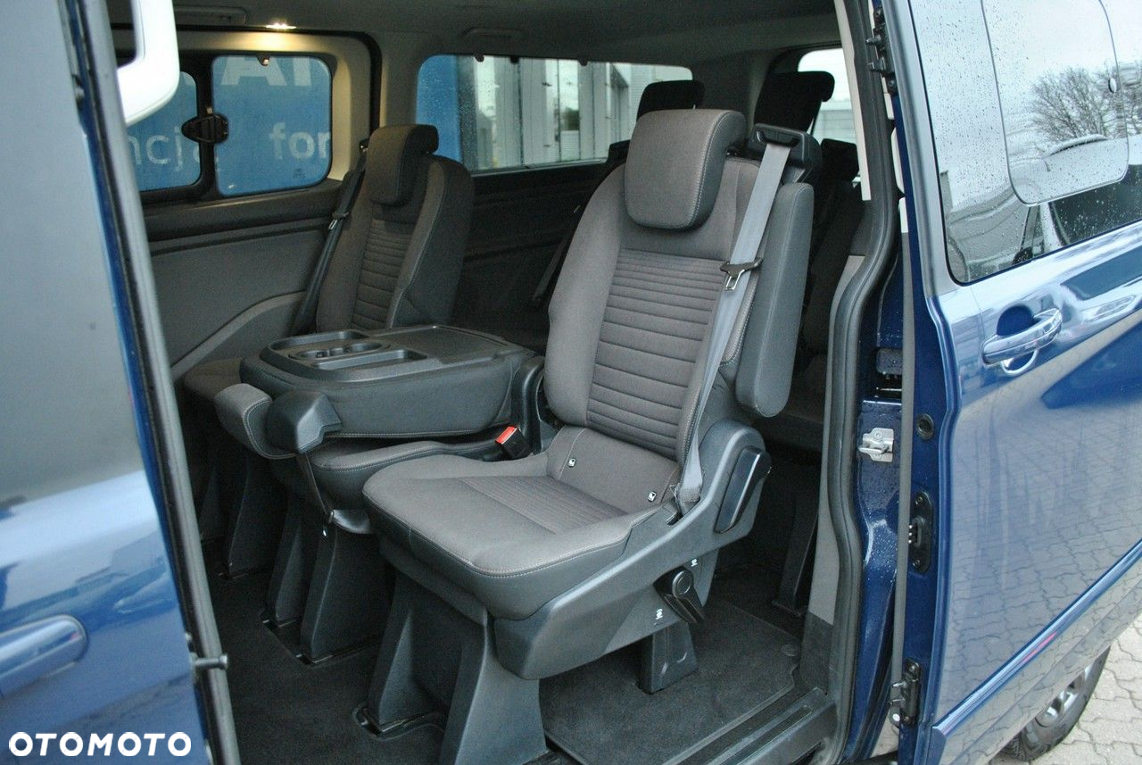 Ford Tourneo Custom - 13