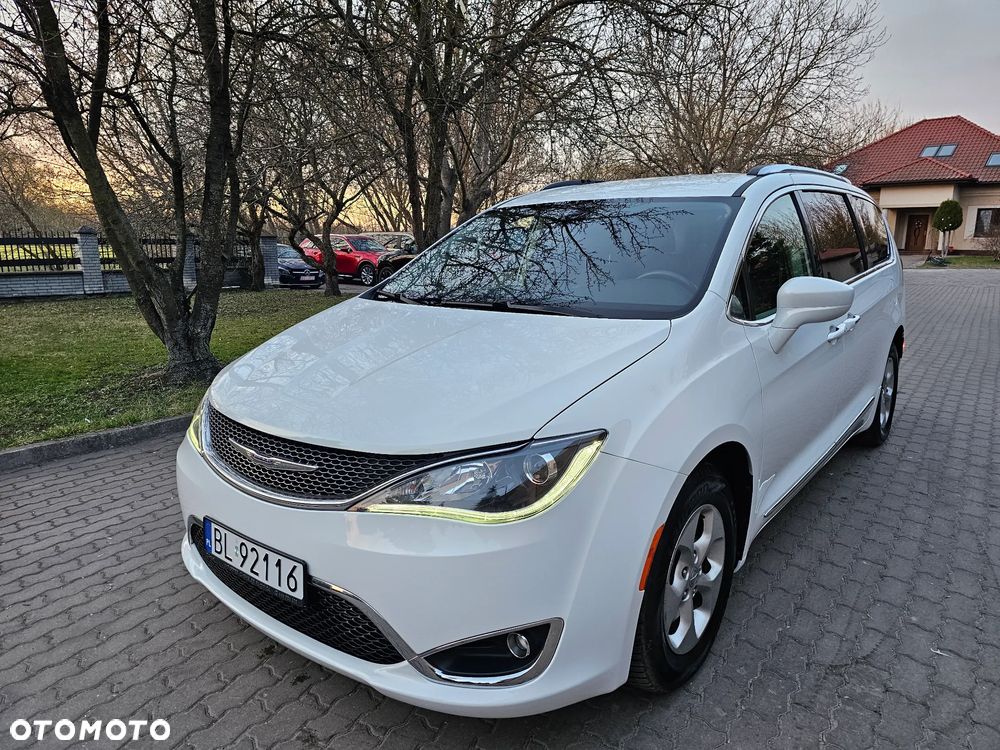 Chrysler Pacifica - 29