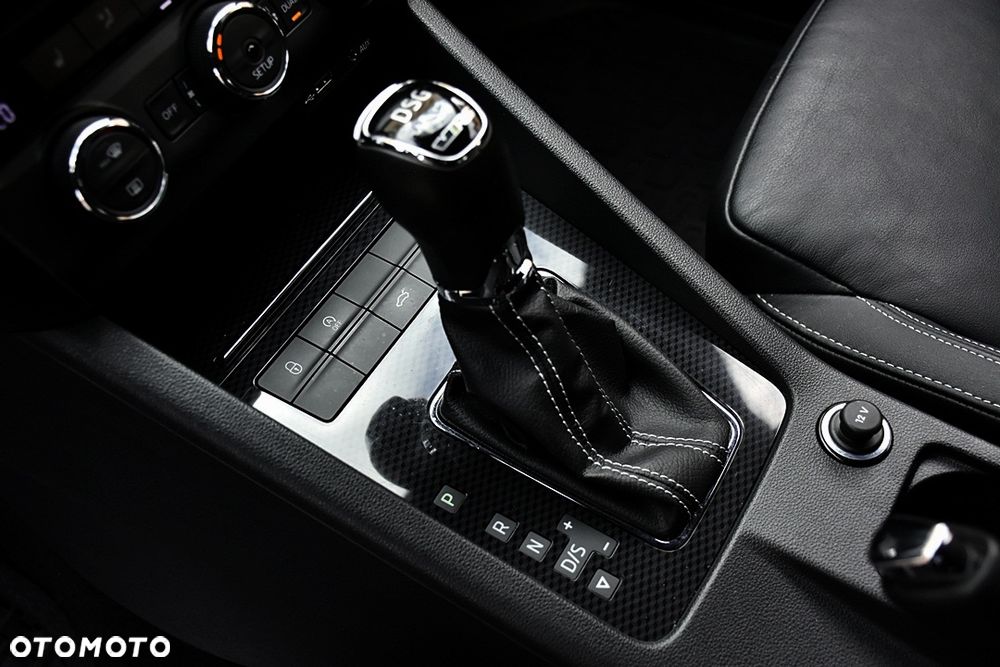 Skoda Octavia 2.0 TDI DSG RS - 6