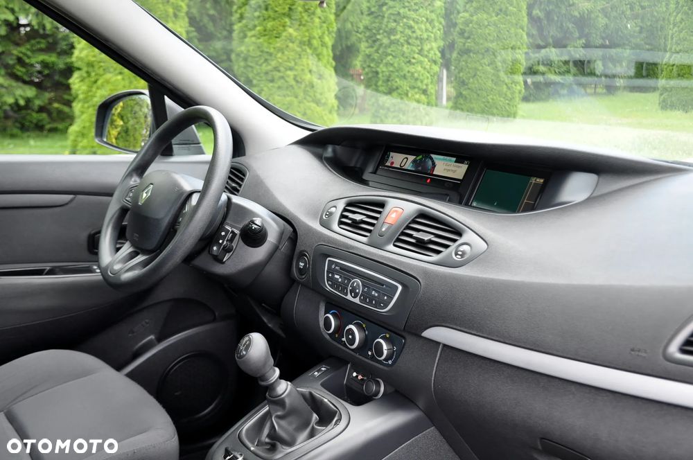 Renault Scenic 1.6 16V Luxe Privilege - 18