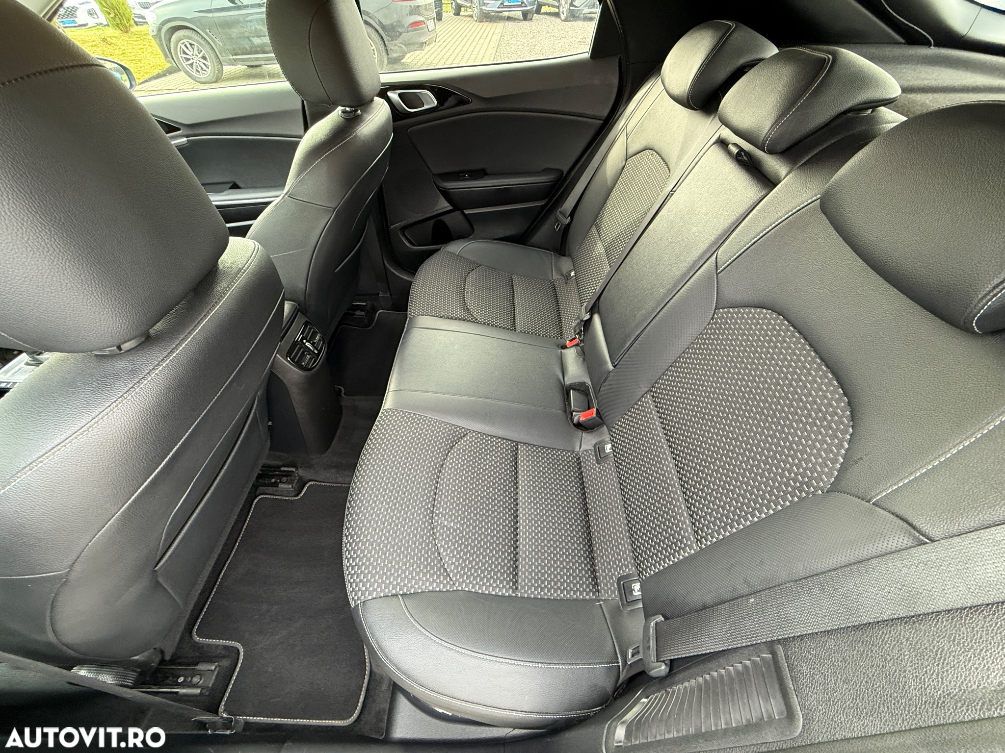 Kia XCeed 1.6 GDI 6DCT PHEV Vision - 28