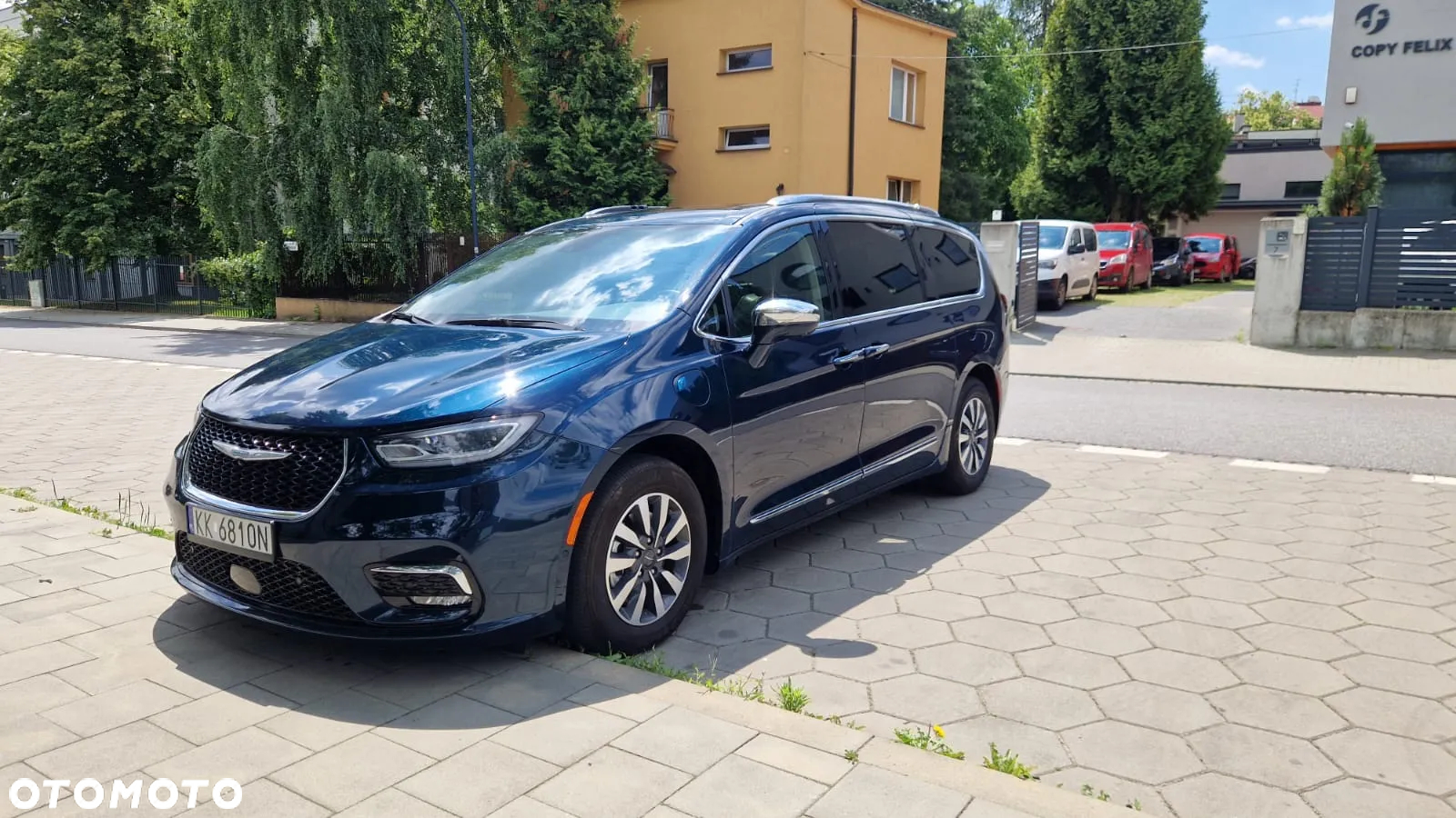 Chrysler Pacifica - 9