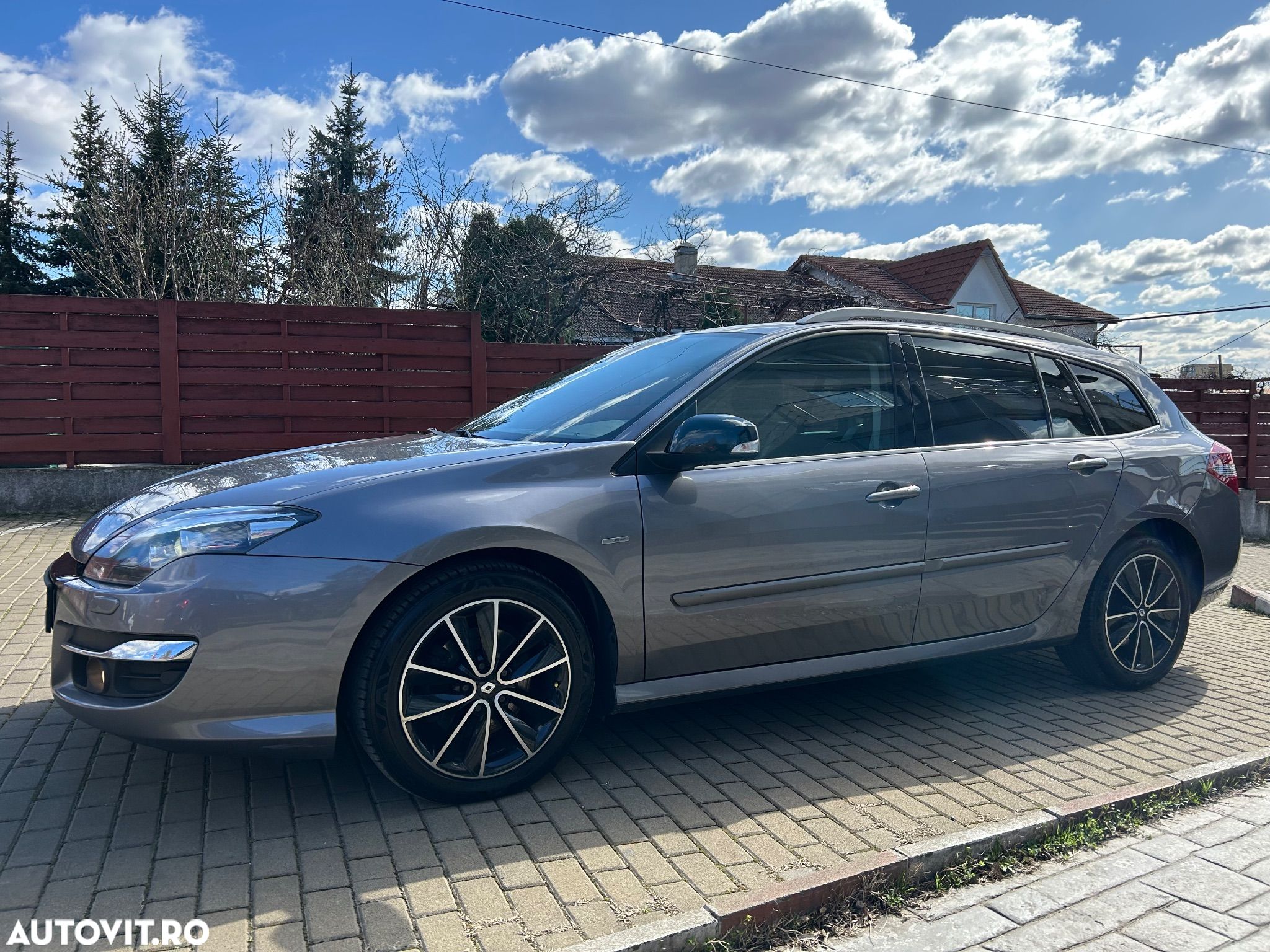 Renault Laguna dCi 150 FAP Start-Stop Bose Edition - 1