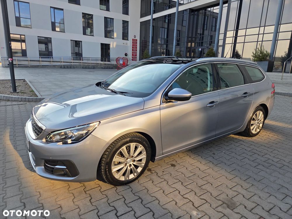 Peugeot 308 PureTech 130 GPF EAT8 Stop & Start Allure Business-Paket - 4