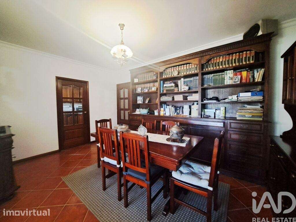 Moradia em banda T4 em Lourinhã e Atalaia de 176 m2 - Grande imagem: 5/25