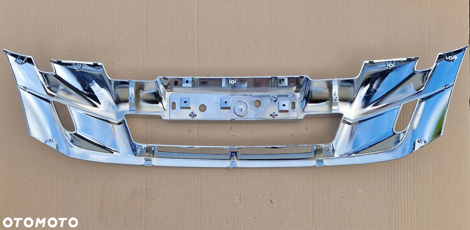 CHROM ATRAPA GRILL ISUZU D-MAX 12- - 3