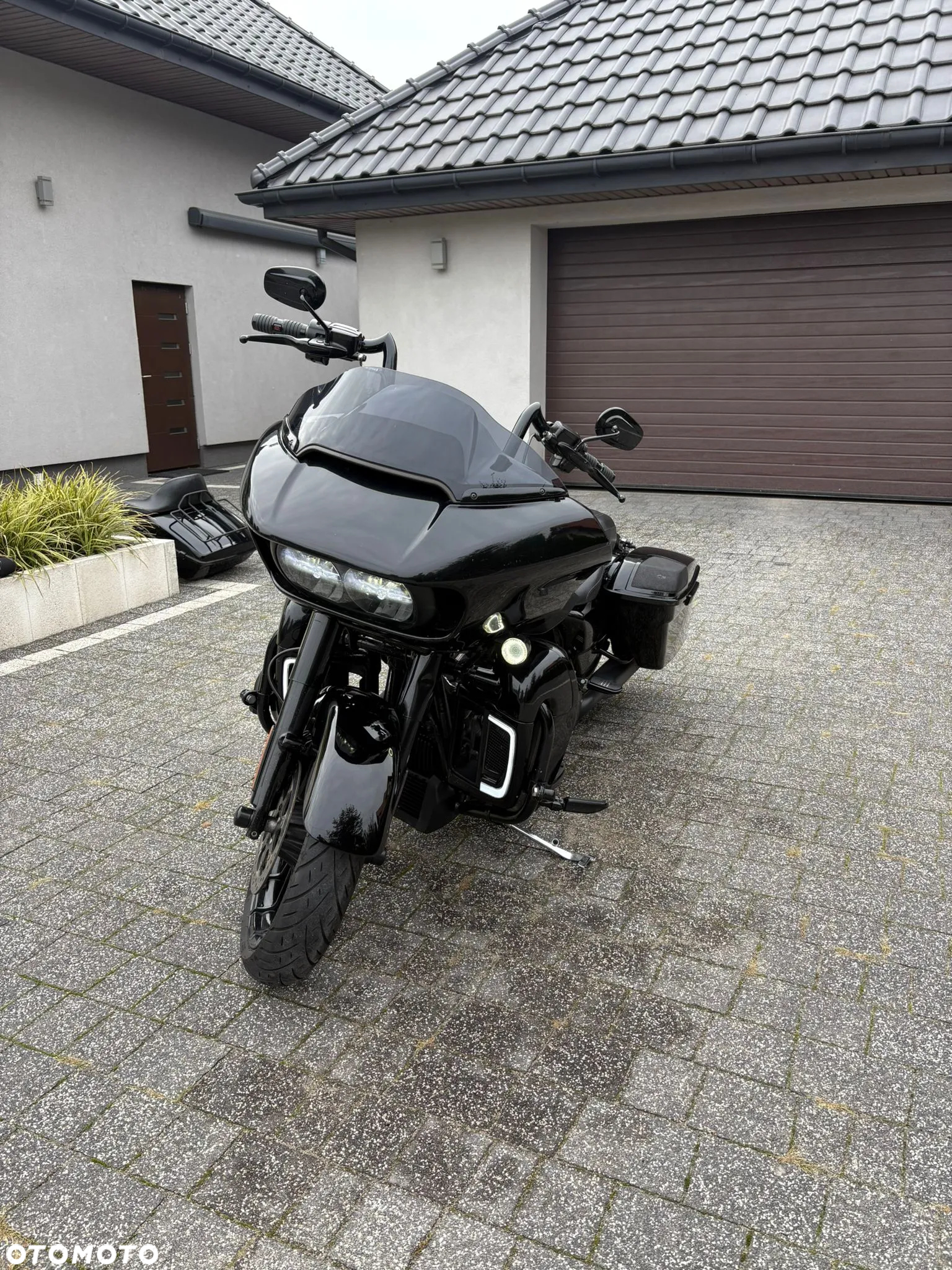 Harley-Davidson Touring Road Glide - 2