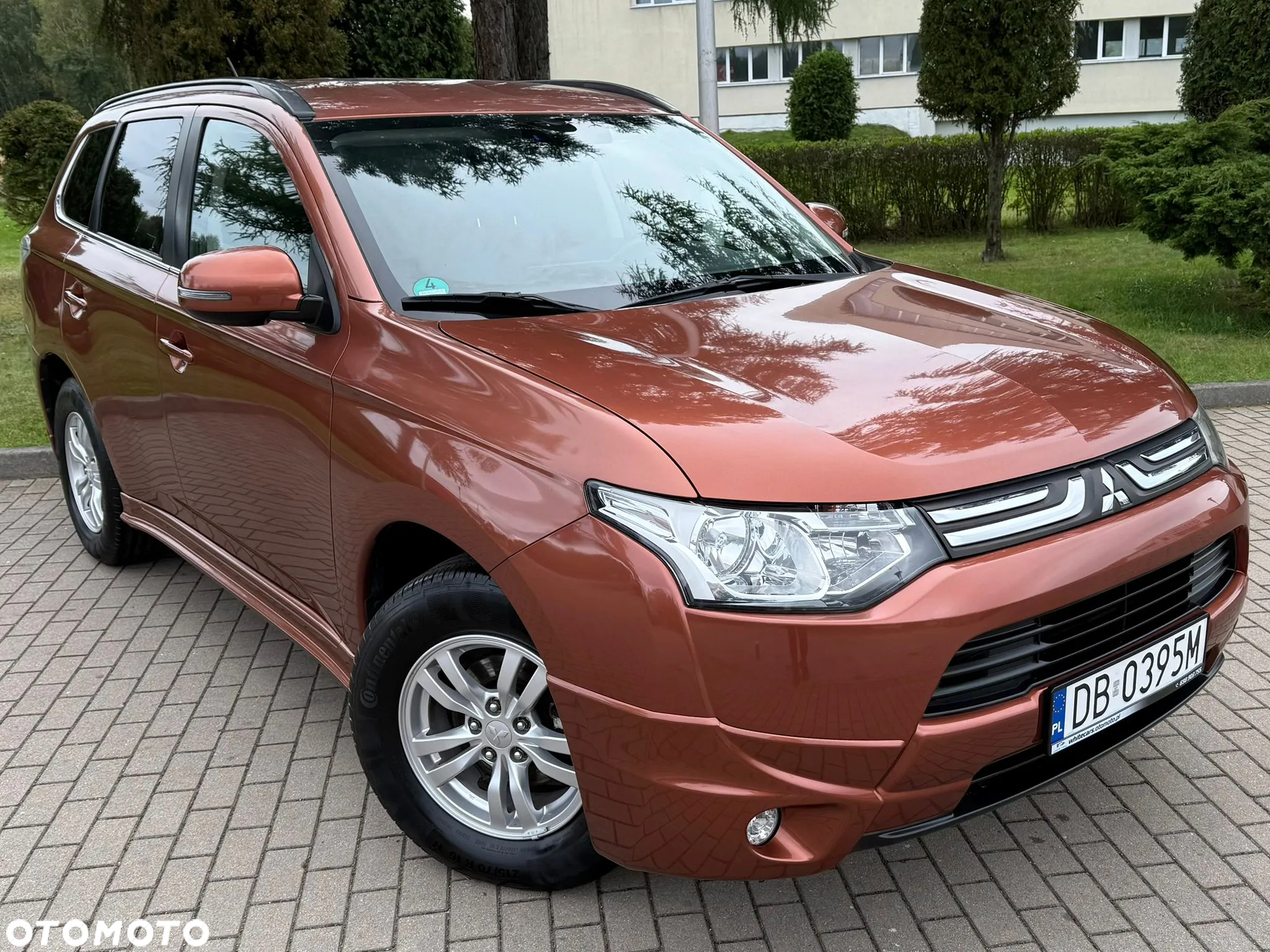 Mitsubishi Outlander 2.0 Invite + 2WD - 11