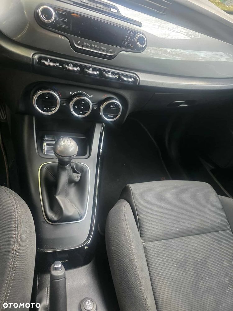 Alfa Romeo Giulietta 1.6 JTDM Distinctive - 5