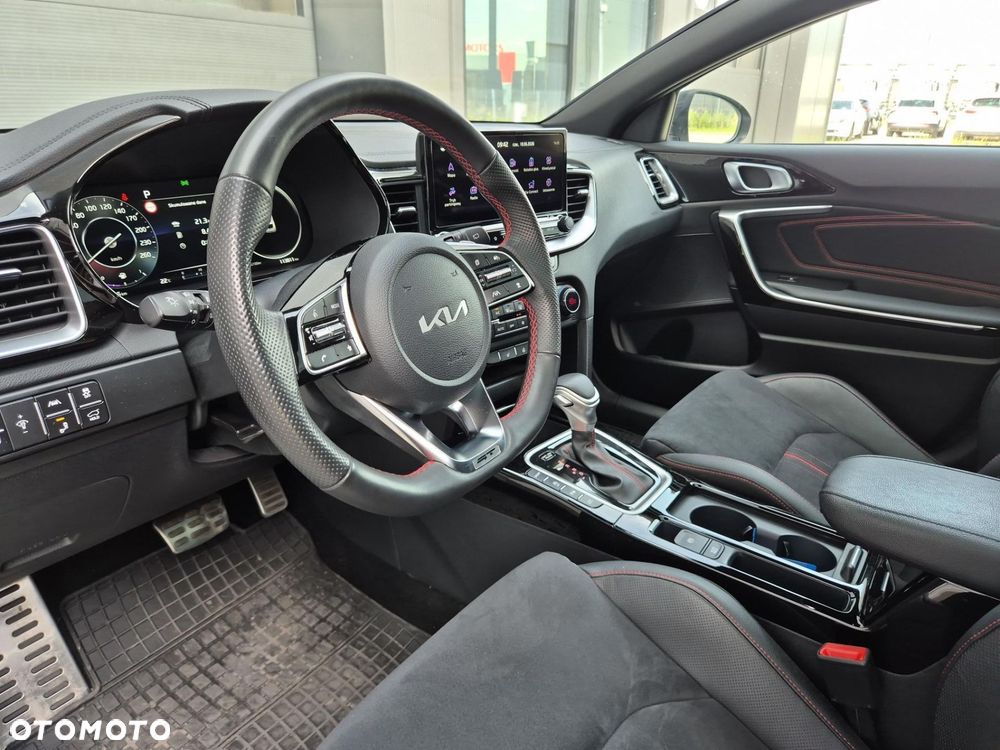Kia ProCeed 1.6 T-GDI GT DCT - 10