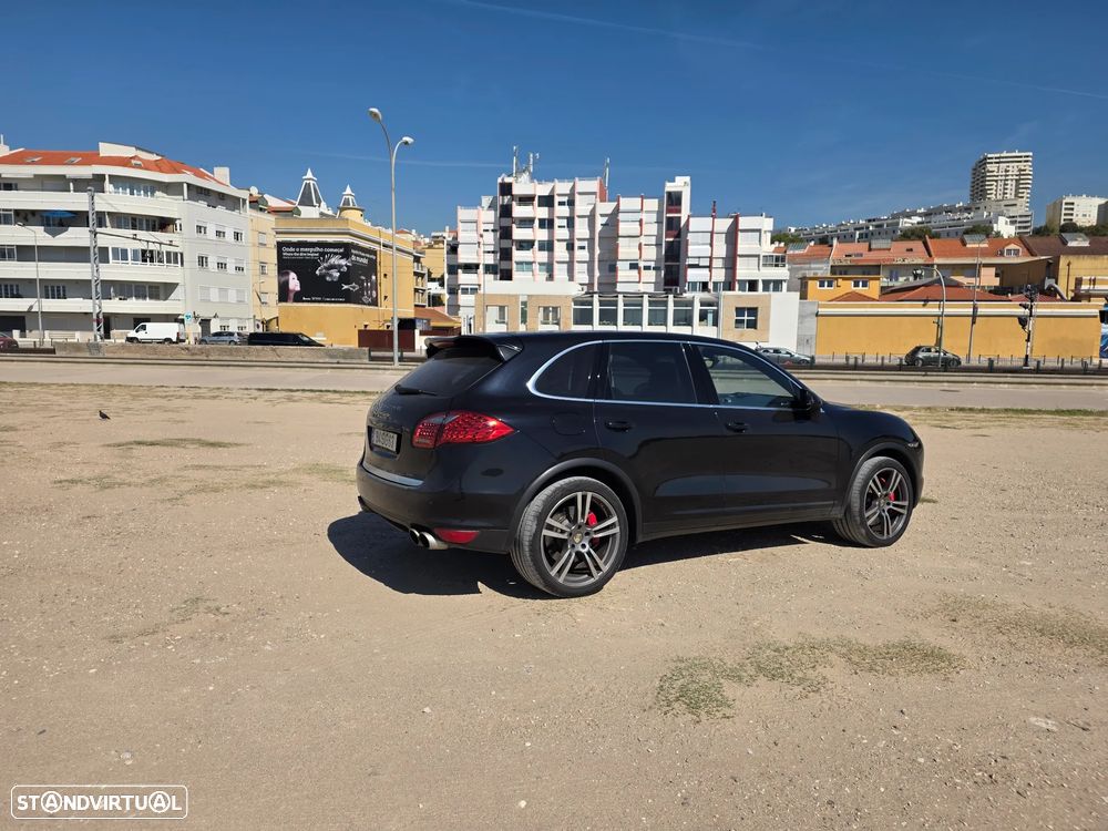 Porsche Cayenne Turbo Tiptronic S - 43