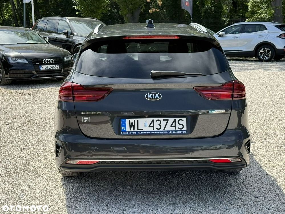 Kia Ceed - 4