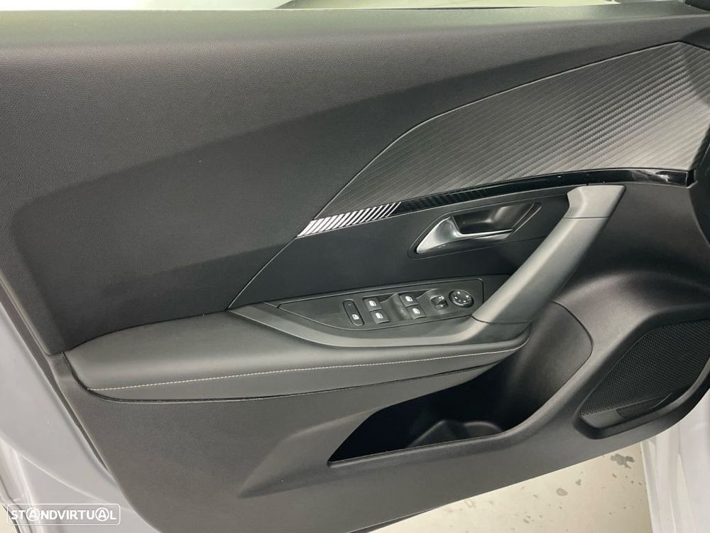 Peugeot 2008 1.2 PureTech Allure - 16
